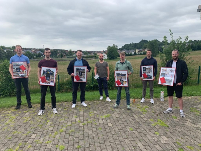Erste verabschiedet 7 Spieler!